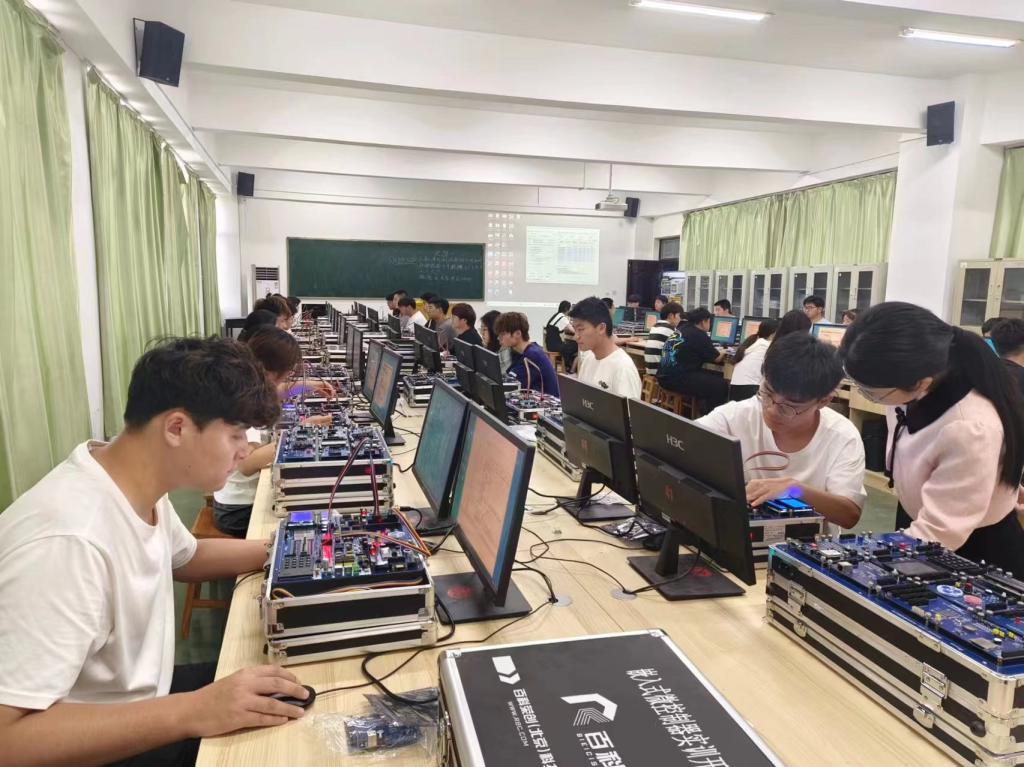 电子信息工程技术专业（专科 三年）