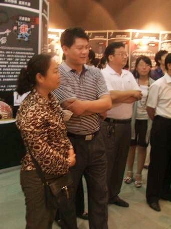 机电工程学院师生党员参观开封市博物馆“反腐倡廉”图片展