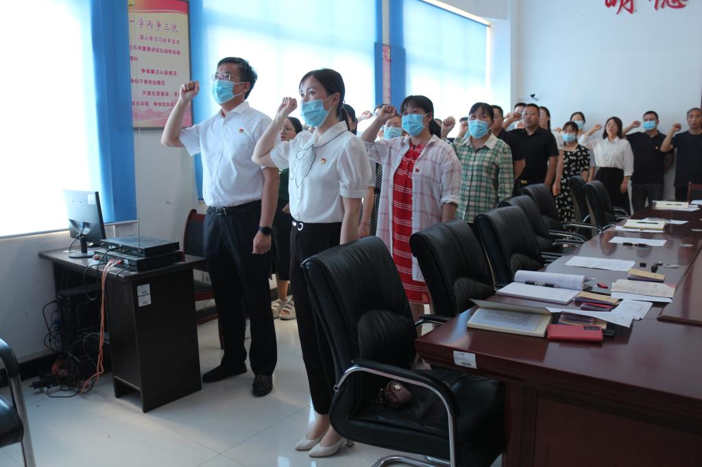 机械与汽车工程学院开展“坚定文化自信 提升职业技能素养”主题党日活动