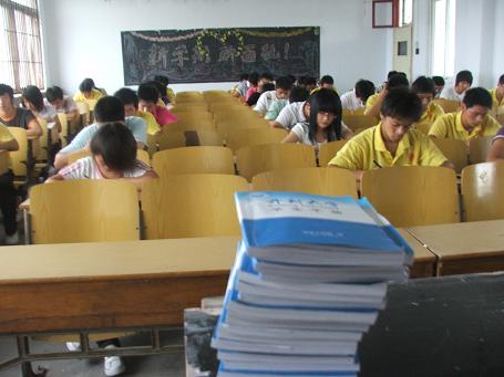 机电学院组织新生学生手册考试